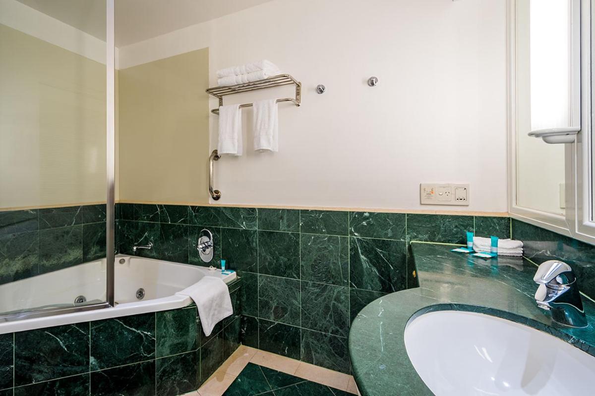 Deluxe Private Apartment And Studio - Ocean Views Голд-Кост Екстер'єр фото
