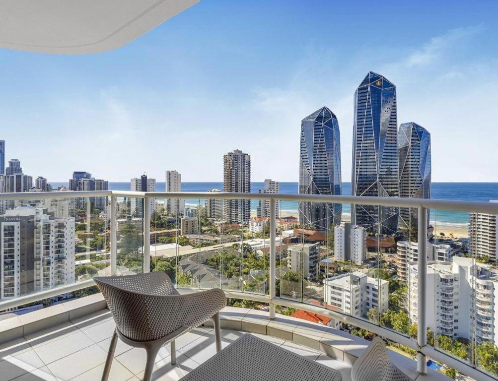 Deluxe Private Apartment And Studio - Ocean Views Голд-Кост Екстер'єр фото