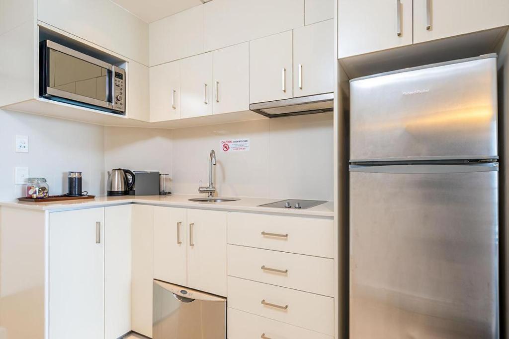 Deluxe Private Apartment And Studio - Ocean Views Голд-Кост Екстер'єр фото