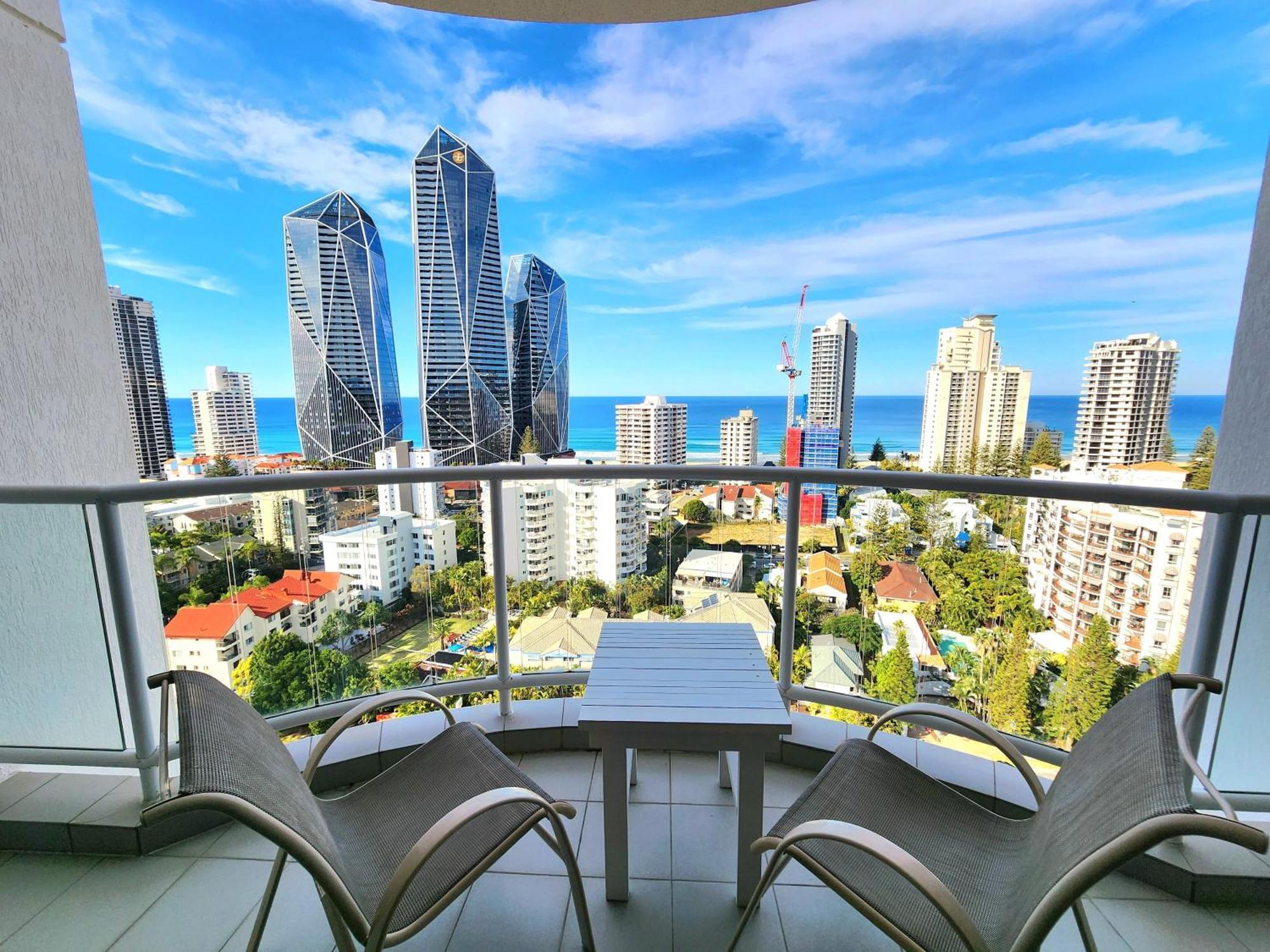 Deluxe Private Apartment And Studio - Ocean Views Голд-Кост Екстер'єр фото