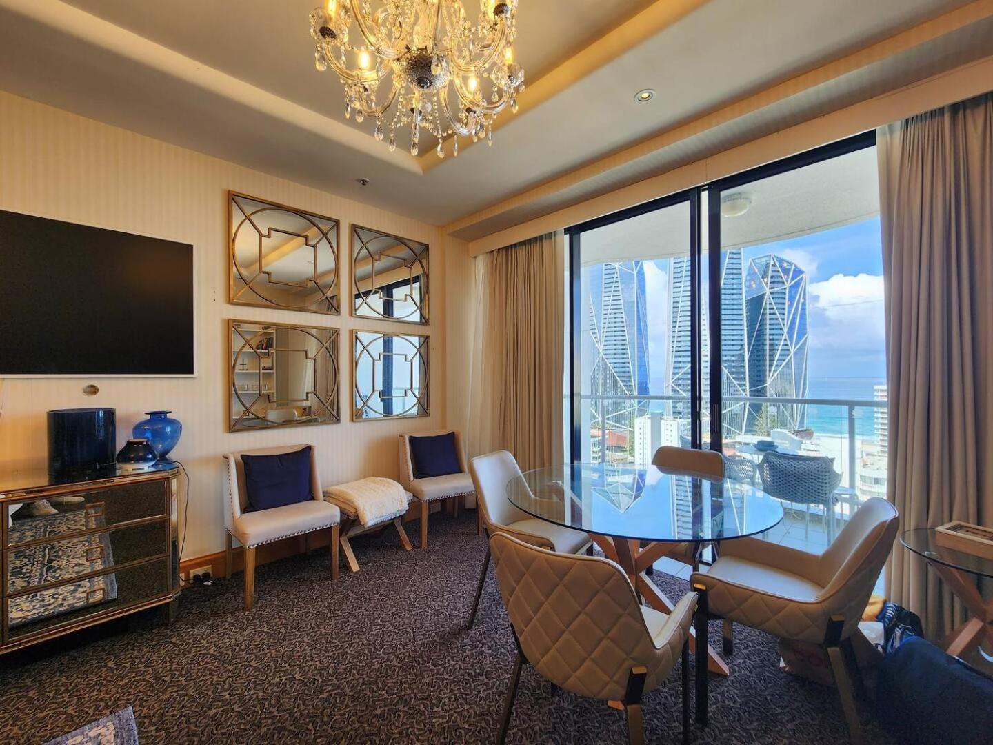Deluxe Private Apartment And Studio - Ocean Views Голд-Кост Екстер'єр фото